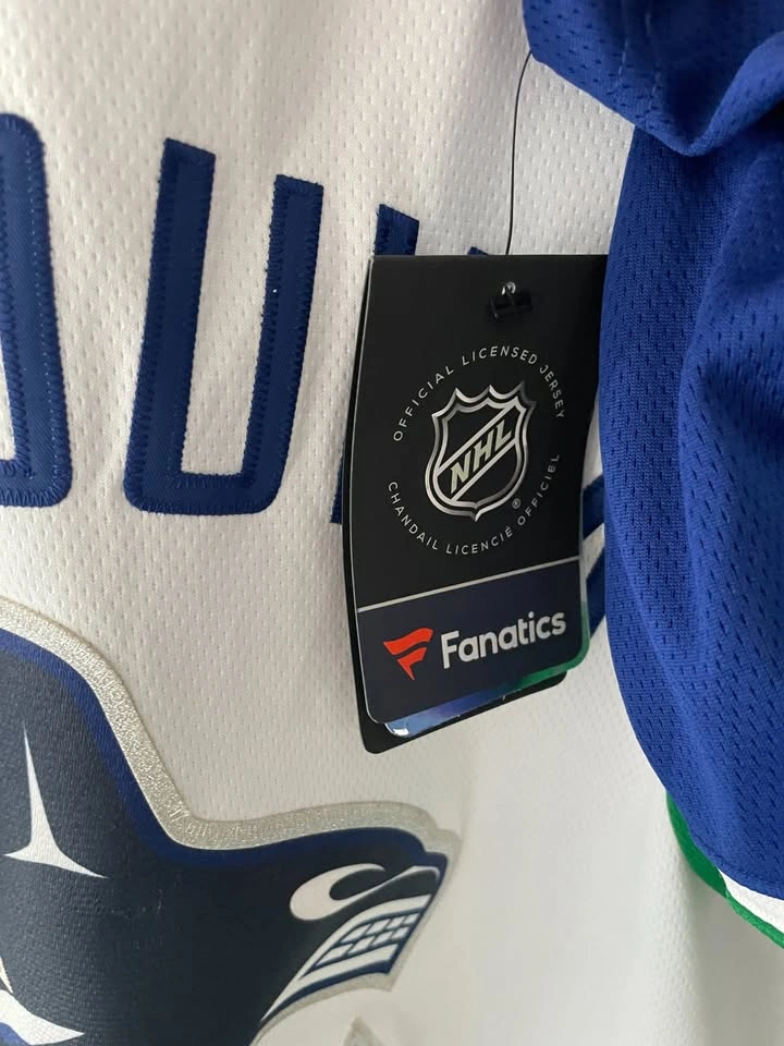 Vancouver Canucks Fanatics Men's Breakaway Jersey Size M NEW - photo 3