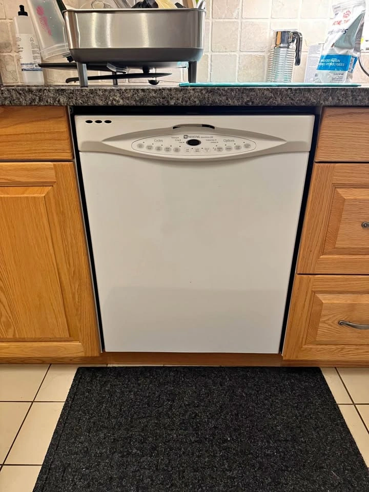 Maytag QuietSeries 300 Dishwasher (pick up only)