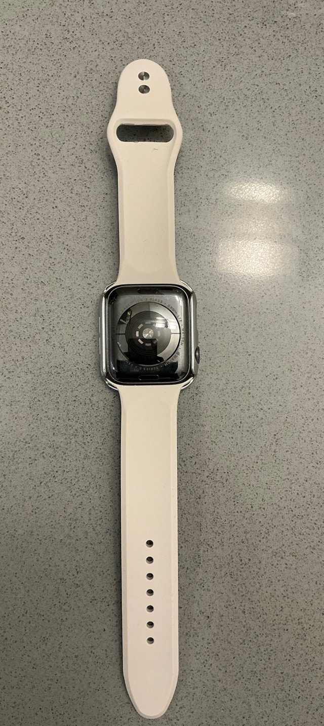 Apple Watch Series 5 44mm - photo 2