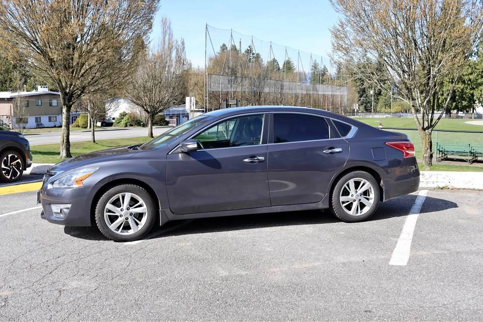 2013 Nissan Altima /Open to Offers!
