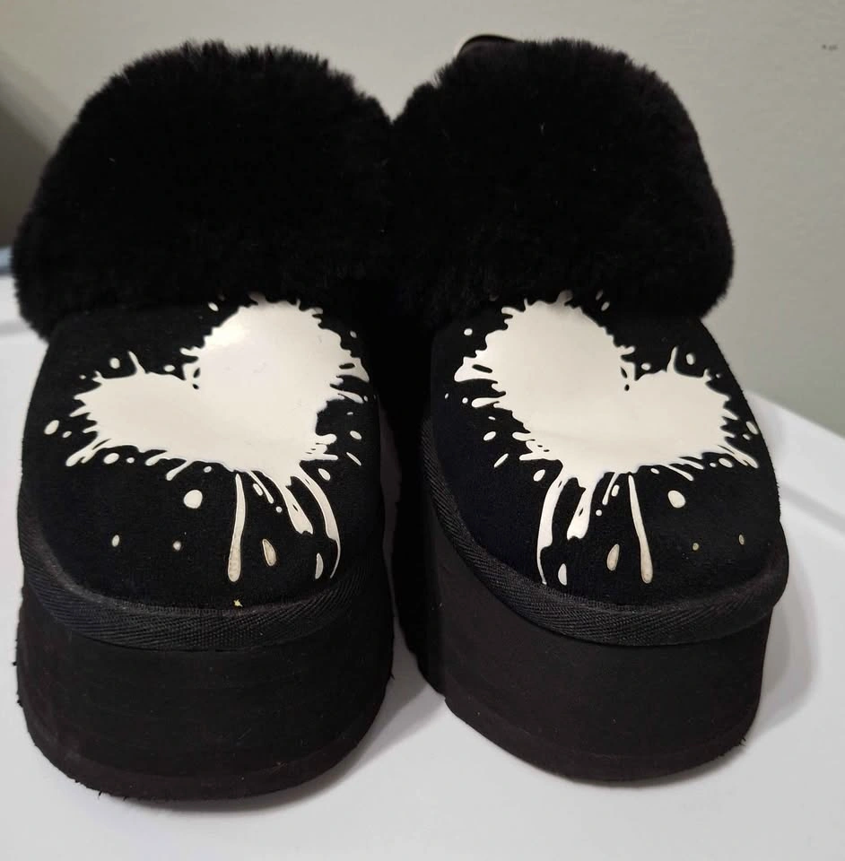 UGG Funkette Platform Valentine Slippers Sz 7.5-8 Black - photo 3
