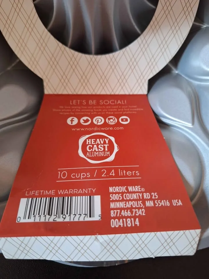 Nordic Ware Crown Bundt Pan - photo 3