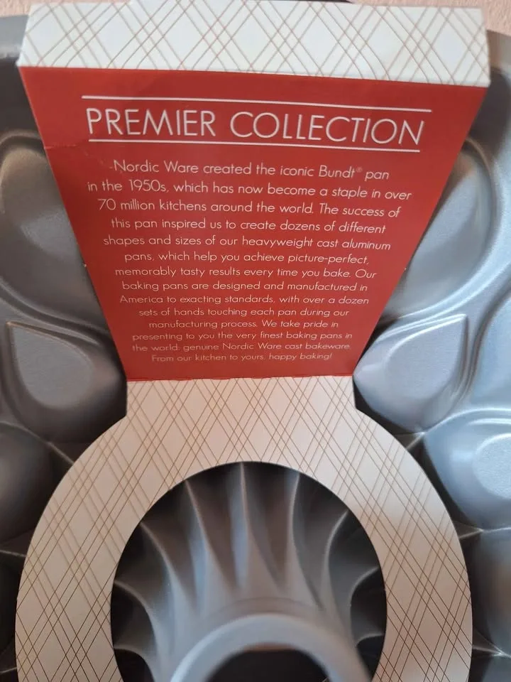 Nordic Ware Crown Bundt Pan - photo 4