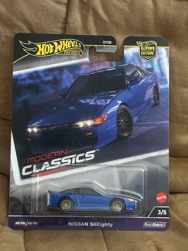 Hot Wheels Modern Classics lot - photo 2