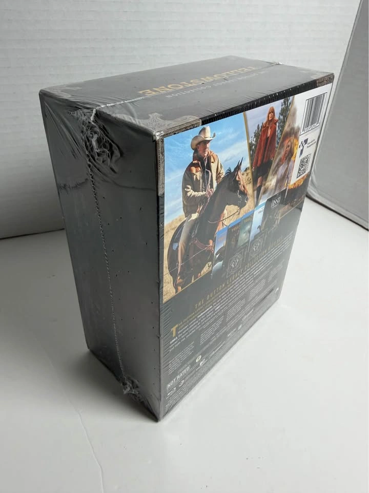 Yellowstone: The Dutton Legacy Collection [Blu-ray] - photo 4