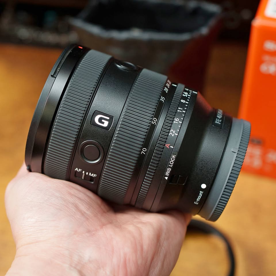 Sony FE 20-70mm f/4 G Lens - Pristine Condition + K&F Filter