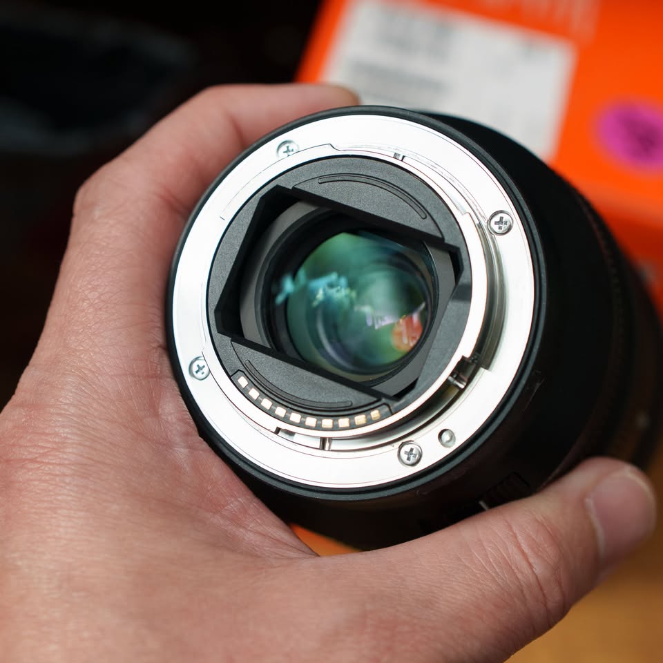 Sony FE 20-70mm f/4 G Lens - Pristine Condition + K&F Filter - photo 4
