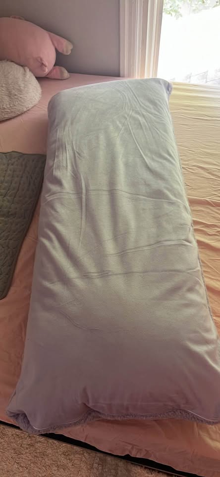 Fuzzy body pillow - lavender - photo 2