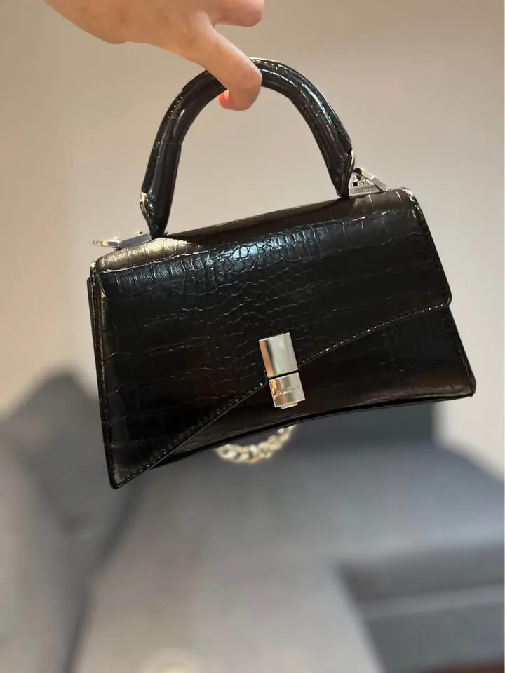 Aldo purse image indicator(3)