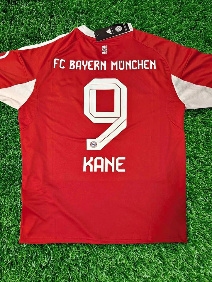Bayern Kane & Barcelona Jersey