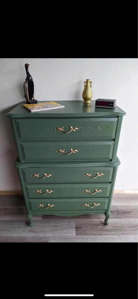 Beautiful Green Dresser - photo 2