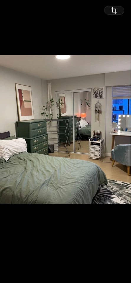 Beautiful Green Dresser - photo 4