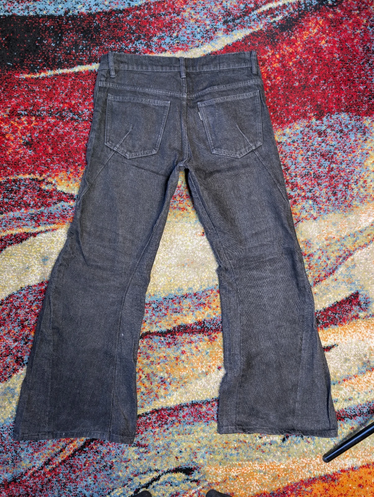 ATTACHMENT Gray Raw Denim Jeans w/ Curved Hem & Flare - photo 4