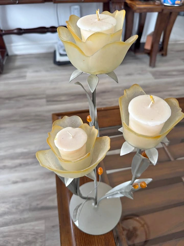 Flower decorative candle