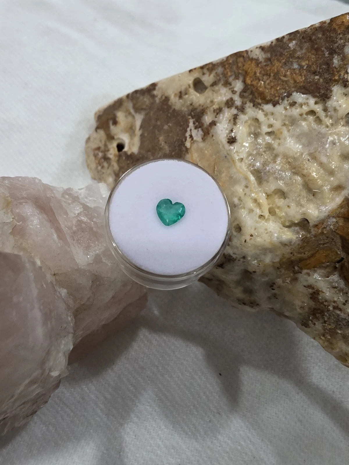 Heart Cut Natural Colombian Emerald - photo 3