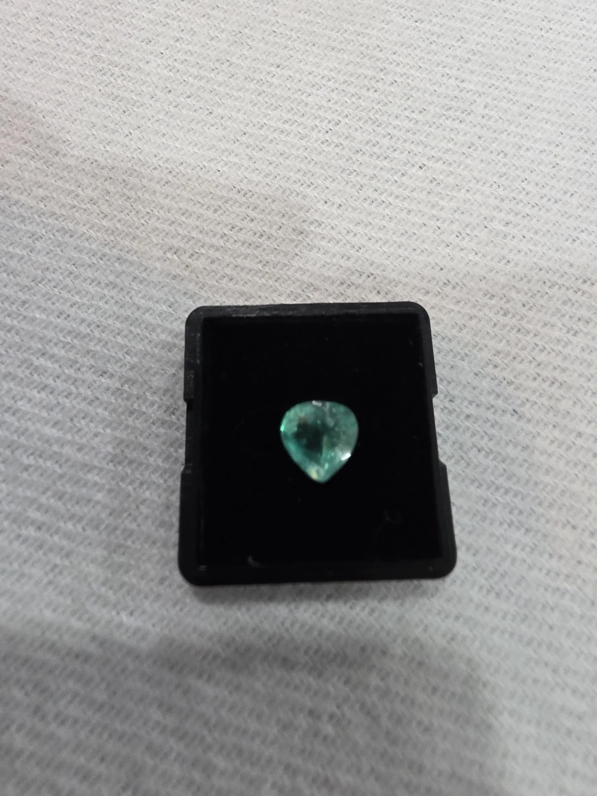 Colombian Heart Emerald Gemstone - photo 2