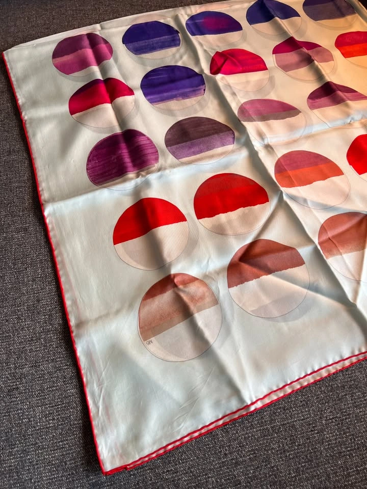 Hermes Silk 130cm x 130cm Shawl Scarf - Au Point Du Jour - photo 4