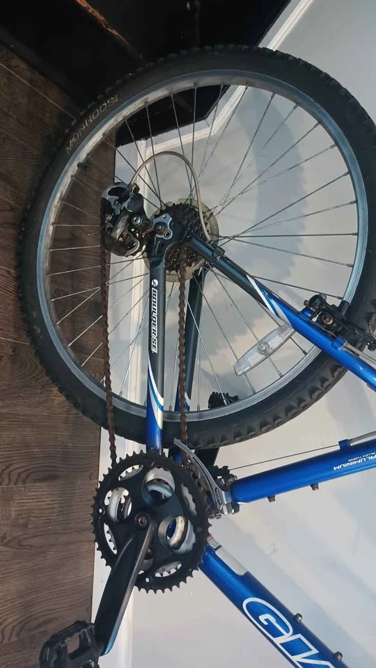 Giant Boulder Mountain Bike - Rigid Frame, 26" Wheels - photo 5