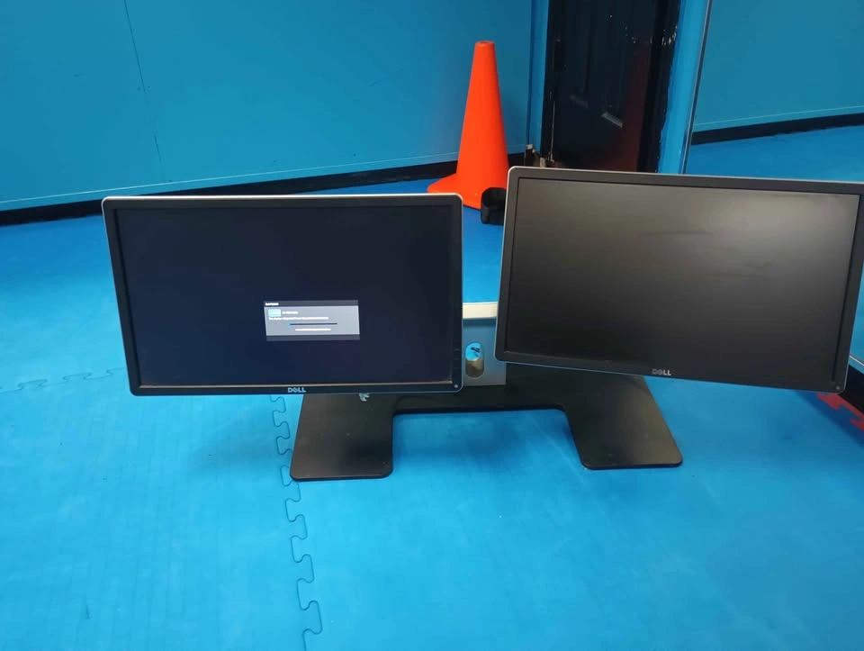 2 Dell P2214H 22" Monitors, 1080p Full HD - photo 2
