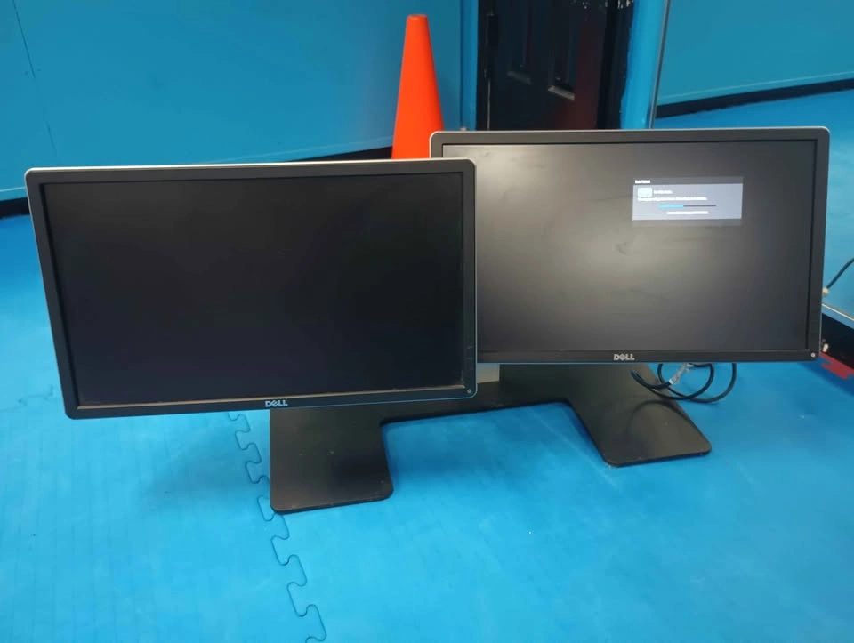 2 Dell P2214H 22" Monitors, 1080p Full HD - photo 5