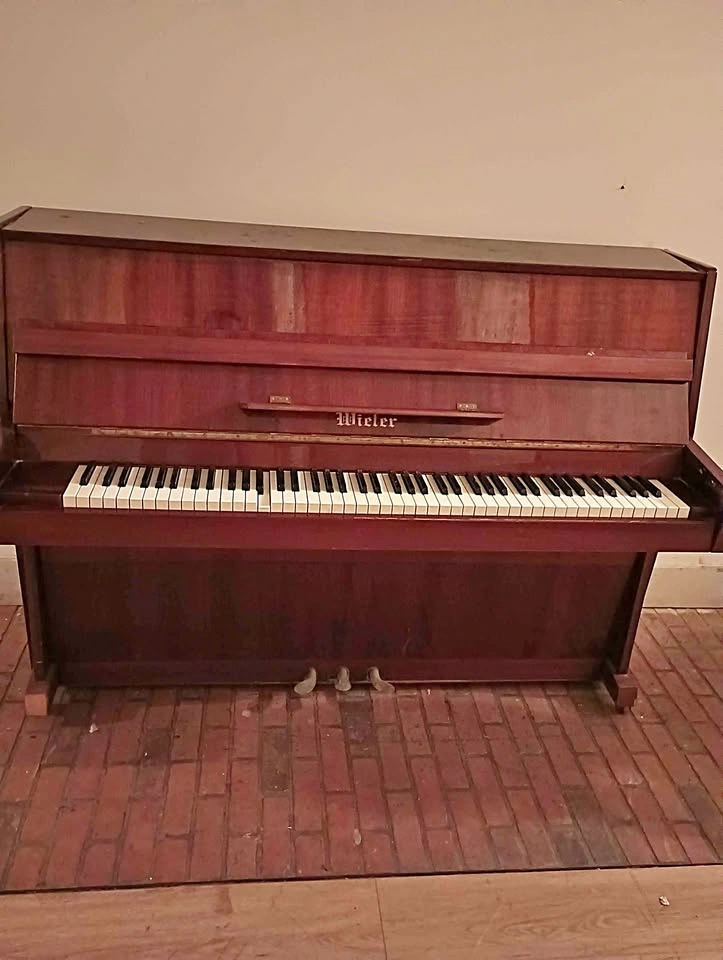 Classic Wieler Upright Piano (Operational)