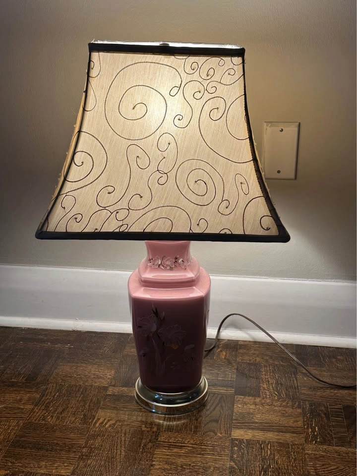 Lamp - great condition with lightbulb - photo 3