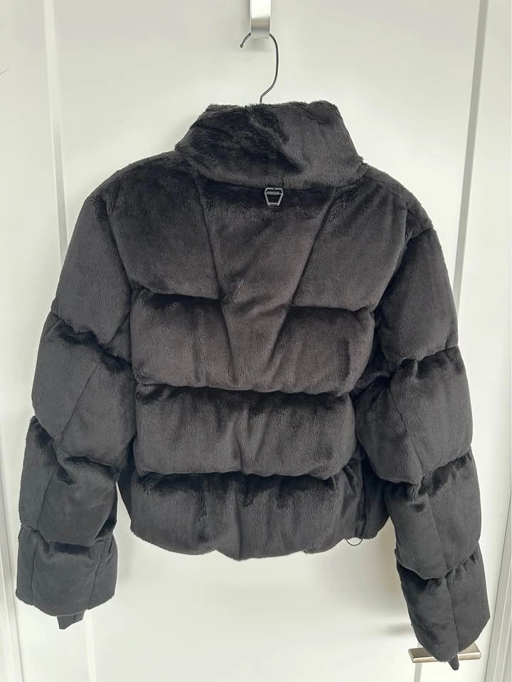 Moncler Women's Bourdon Cropped Velvet Down Jacket Size 0 - photo 4