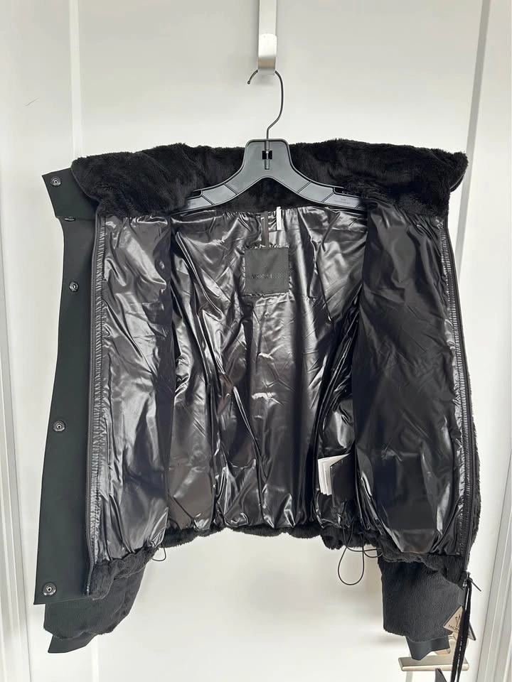 Moncler Women's Bourdon Cropped Velvet Down Jacket Size 0 - photo 5