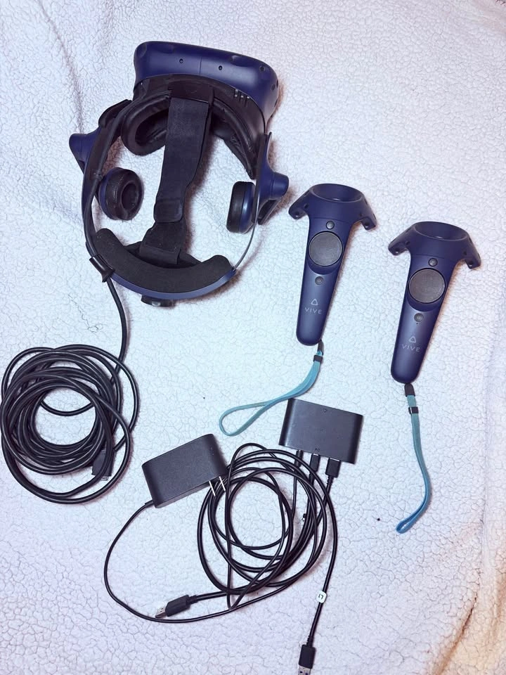 (Negotiable) HTC PRO VIVE for Sale!