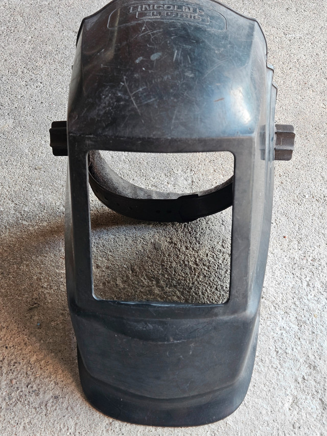 Electrical welding helmet