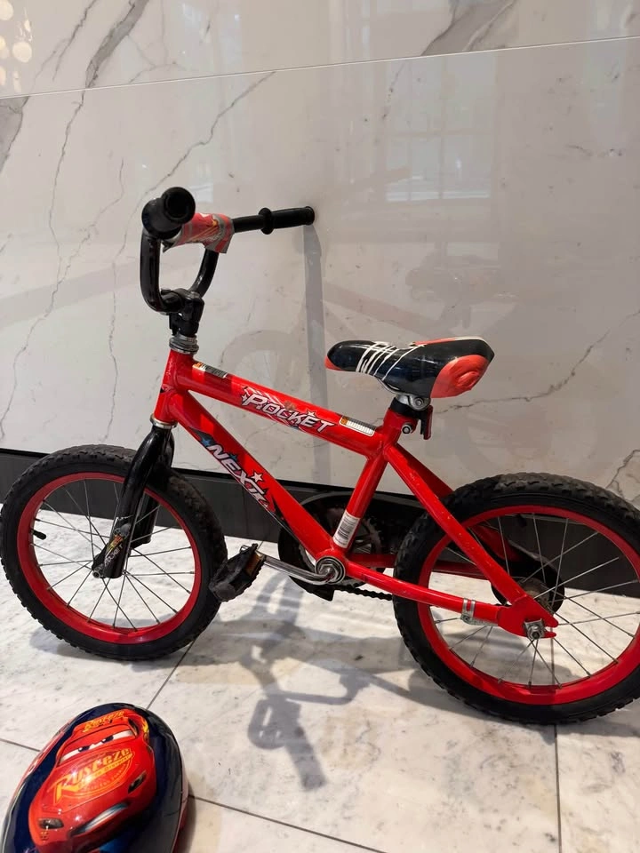 16" Boys Bike + Helmet Gift - photo 5