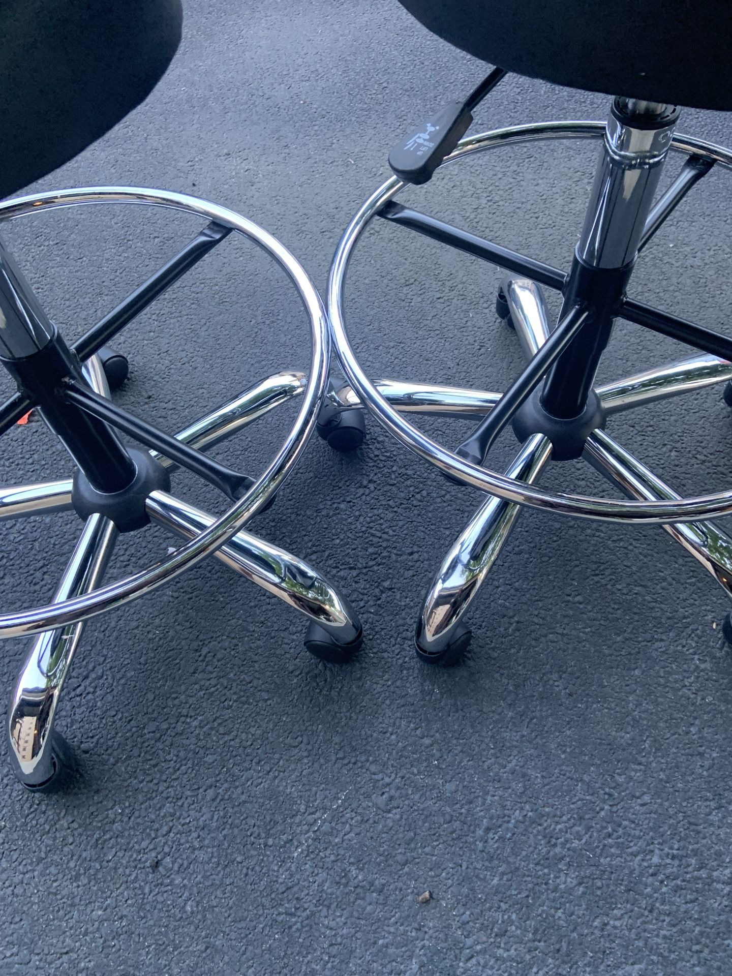 Two Black Swivel Chairs - photo 4