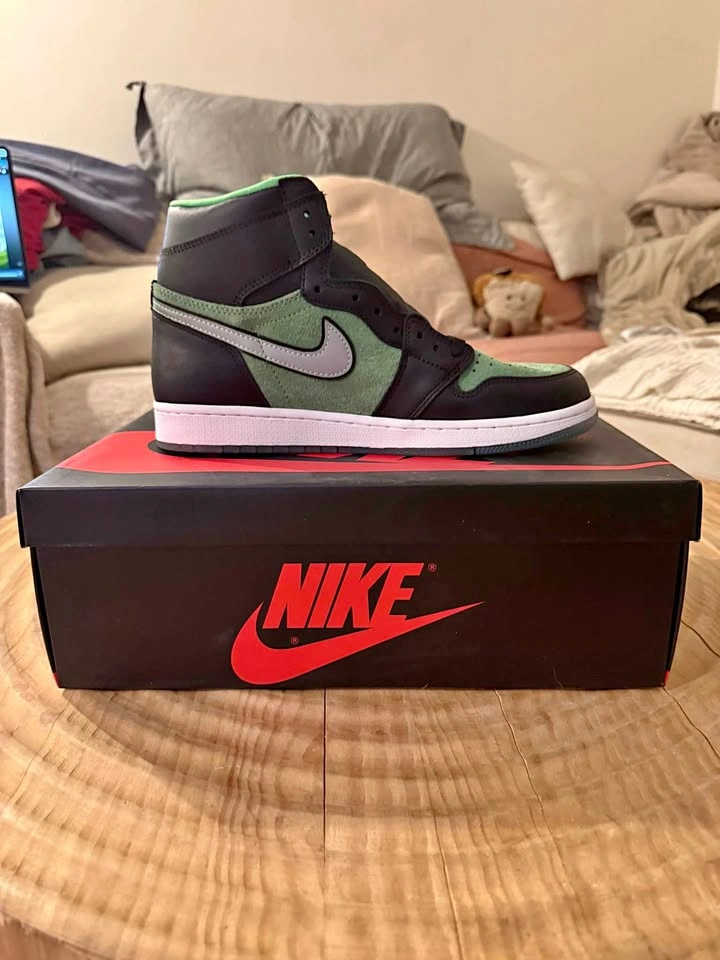 Air Jordan 1 Hi Zoom Air - Black Tomatillo - M9.5 - in box