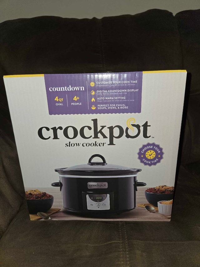 Crock-Pot 4-Quart Digital Countdown Slow Cooker, Black (BNIB)