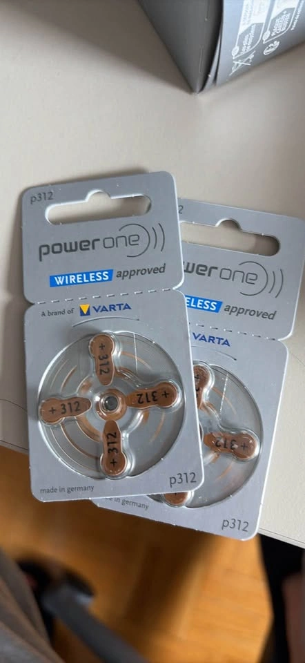 Box of 312 batteries - photo 2