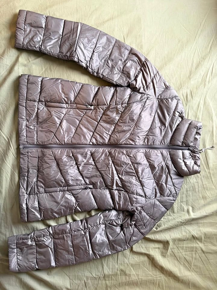Lightweight Women’s Grey Puffer Jacket