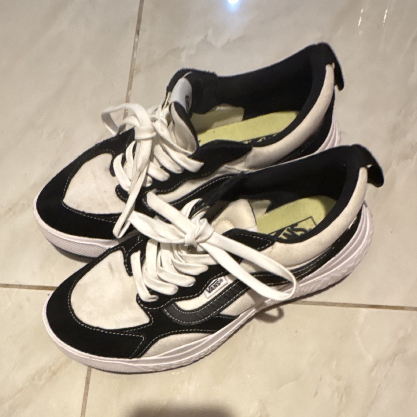 VANS UltraRange Black White Low Top Men's Skateboarding Sneakers