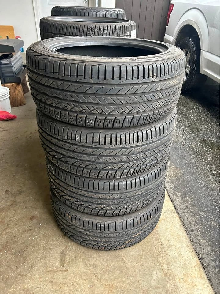 255/45R19 Goodyear Electricdrive GT Tires - 90% Tread