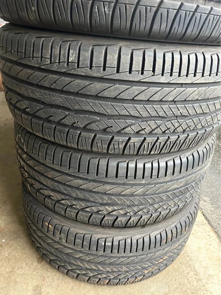 255/45R19 Goodyear Electricdrive GT Tires - 90% Tread - photo 2