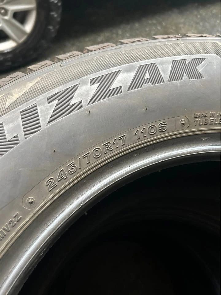 245/70R17 Bridgestone Blizzak 90% - photo 3