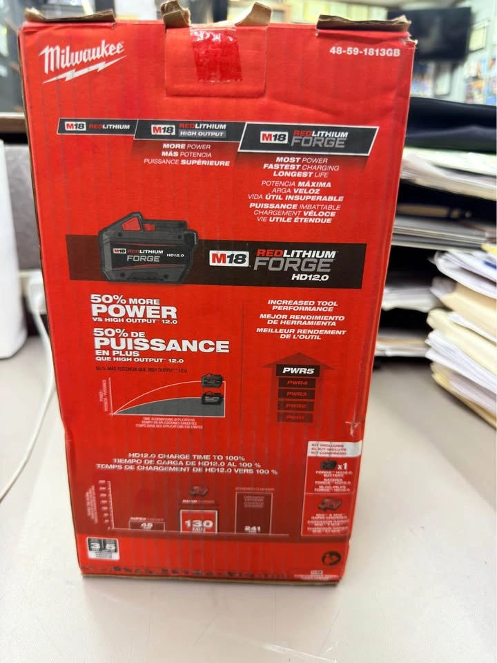 Milwaukee M18 REDLITHIUM FORGE Starter Kit w/ 12.0Ah Battery & C - photo 3