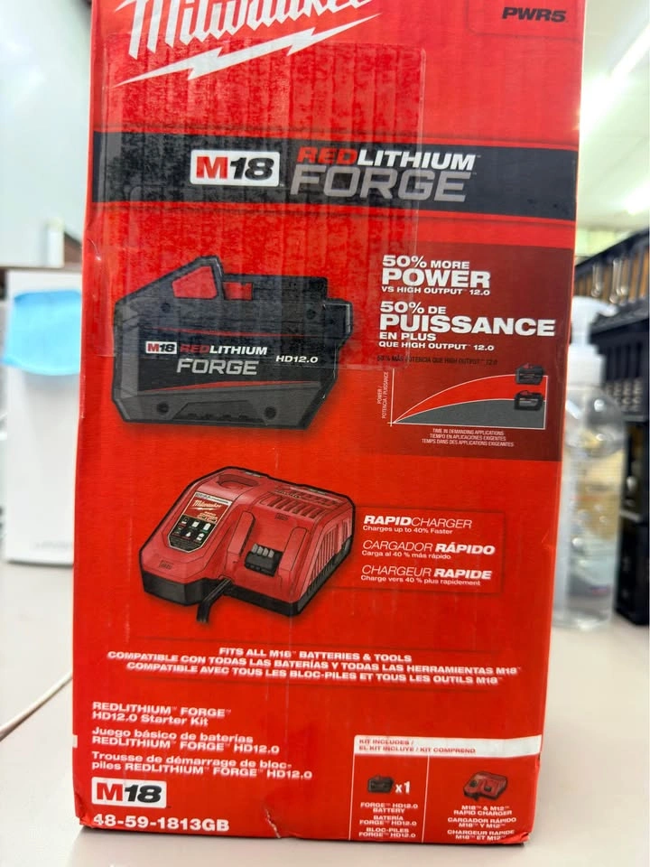 Milwaukee M18 REDLITHIUM FORGE Starter Kit w/ 12.0Ah Battery & C - photo 5