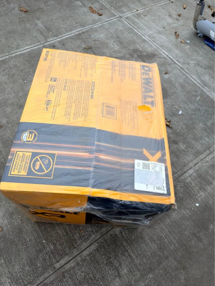 Dewalt 10" Miter Saw (Tool Only) - photo 3