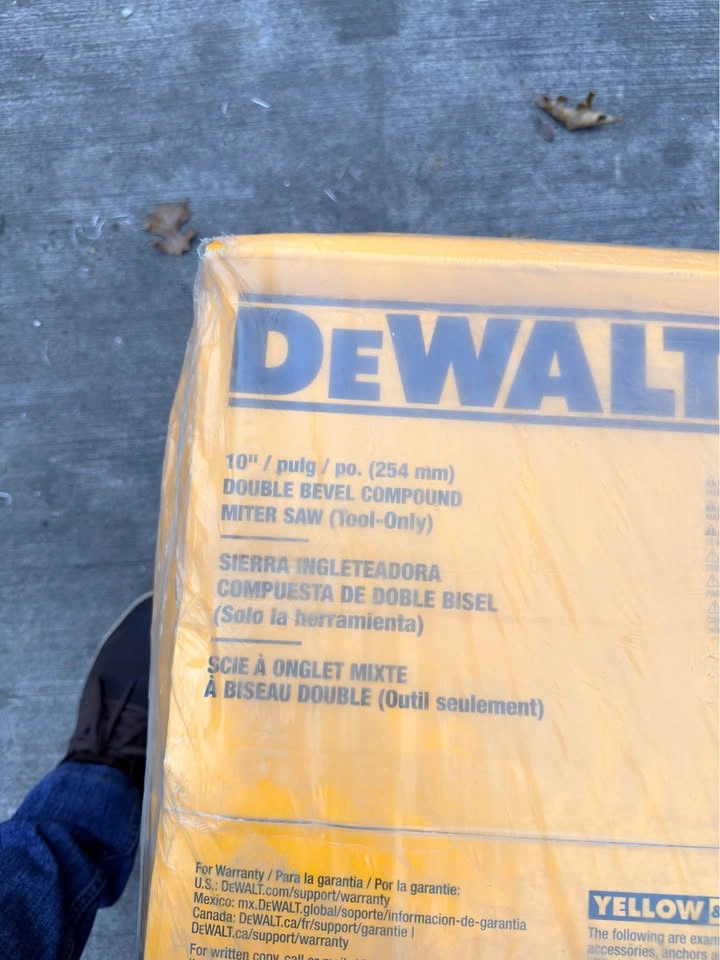 Dewalt 10" Miter Saw (Tool Only) - photo 4