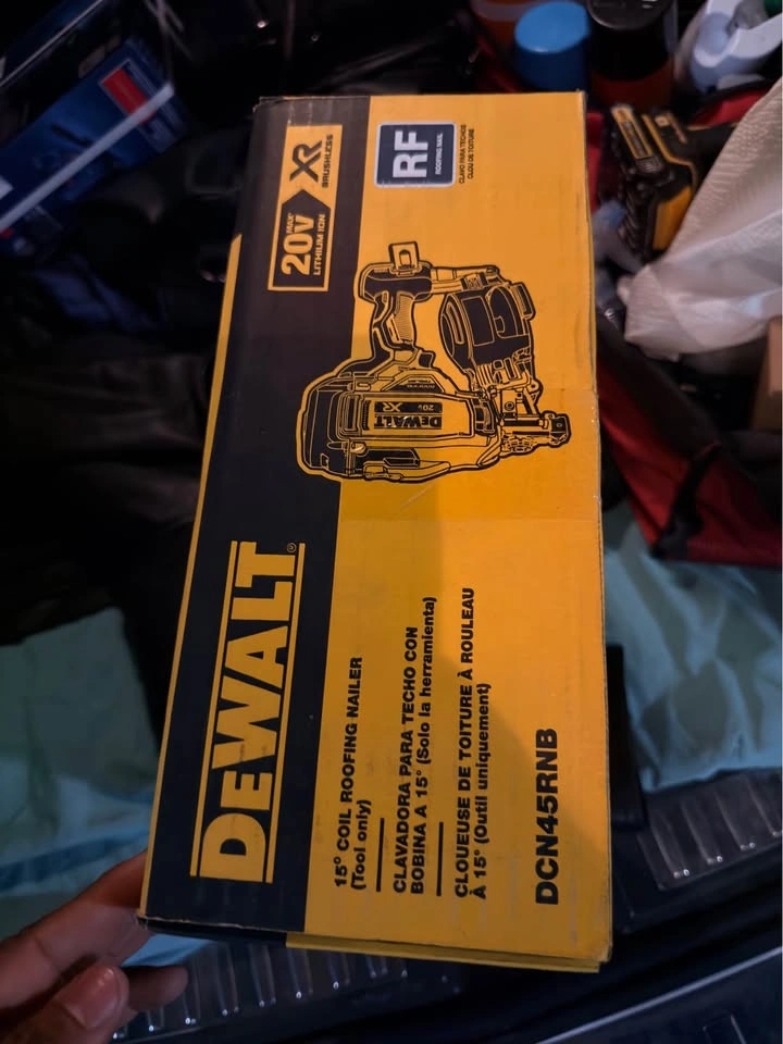 20V MAX 15-Degree Electric Cordless Roofing Nailer (Tool Only) - photo 4