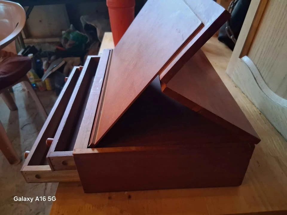 Artist's Workdesk - photo 4
