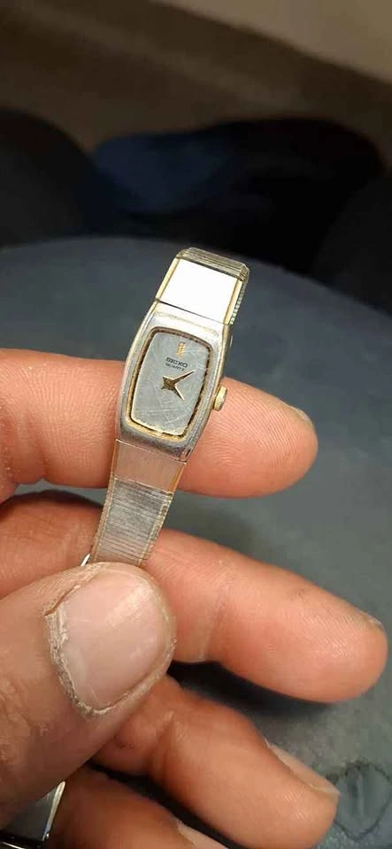Variety of Vintage watches. Functional, battery needed, ask abou - photo 3