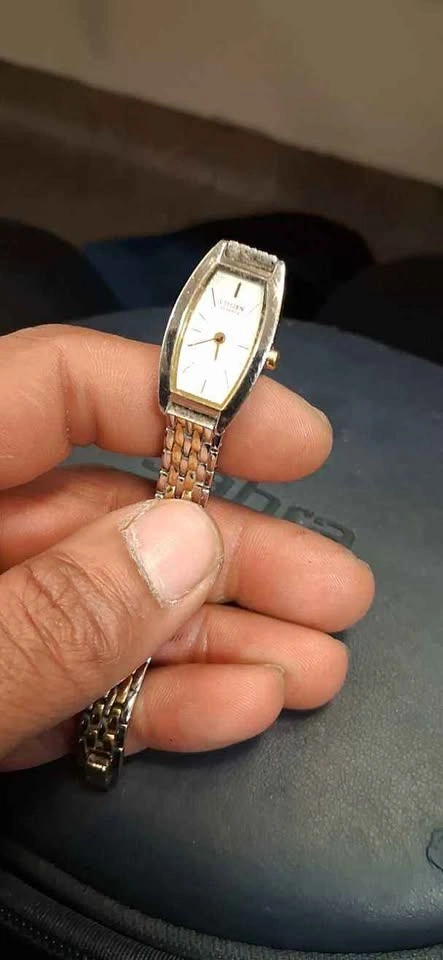 Variety of Vintage watches. Functional, battery needed, ask abou - photo 4