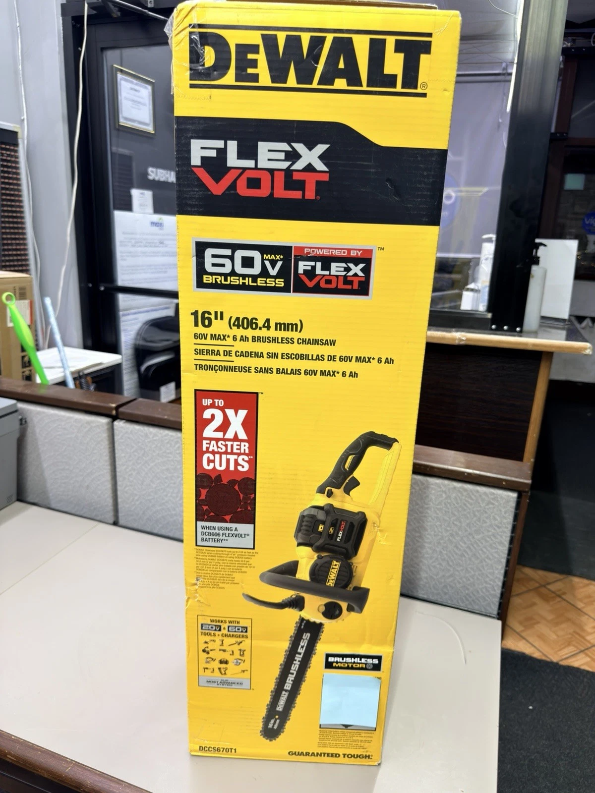 DEWALT FLEXVOLT 60V Chainsaw 16" DCCS670T1