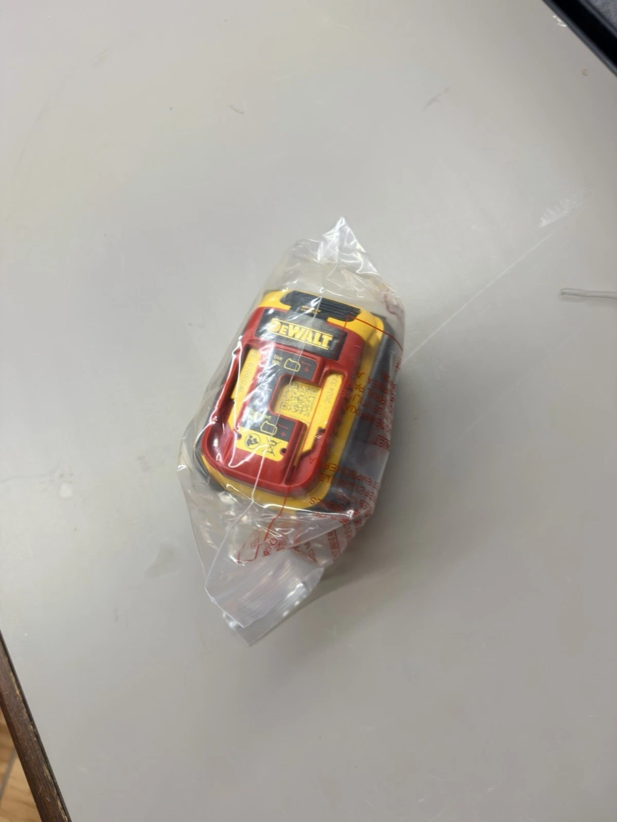 DEWALT FLEXVOLT 6Ah 20V/60V Lithium-Ion Battery DCB606 Yellow - photo 4